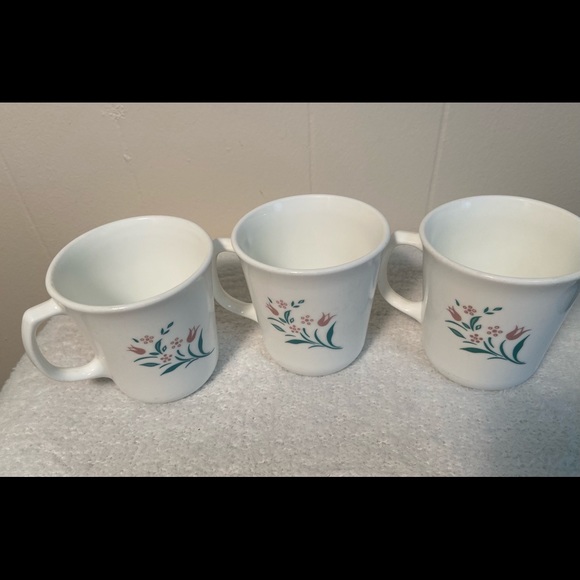 Set of 3 Vintage Corningware Mugs - Picture 3 of 5